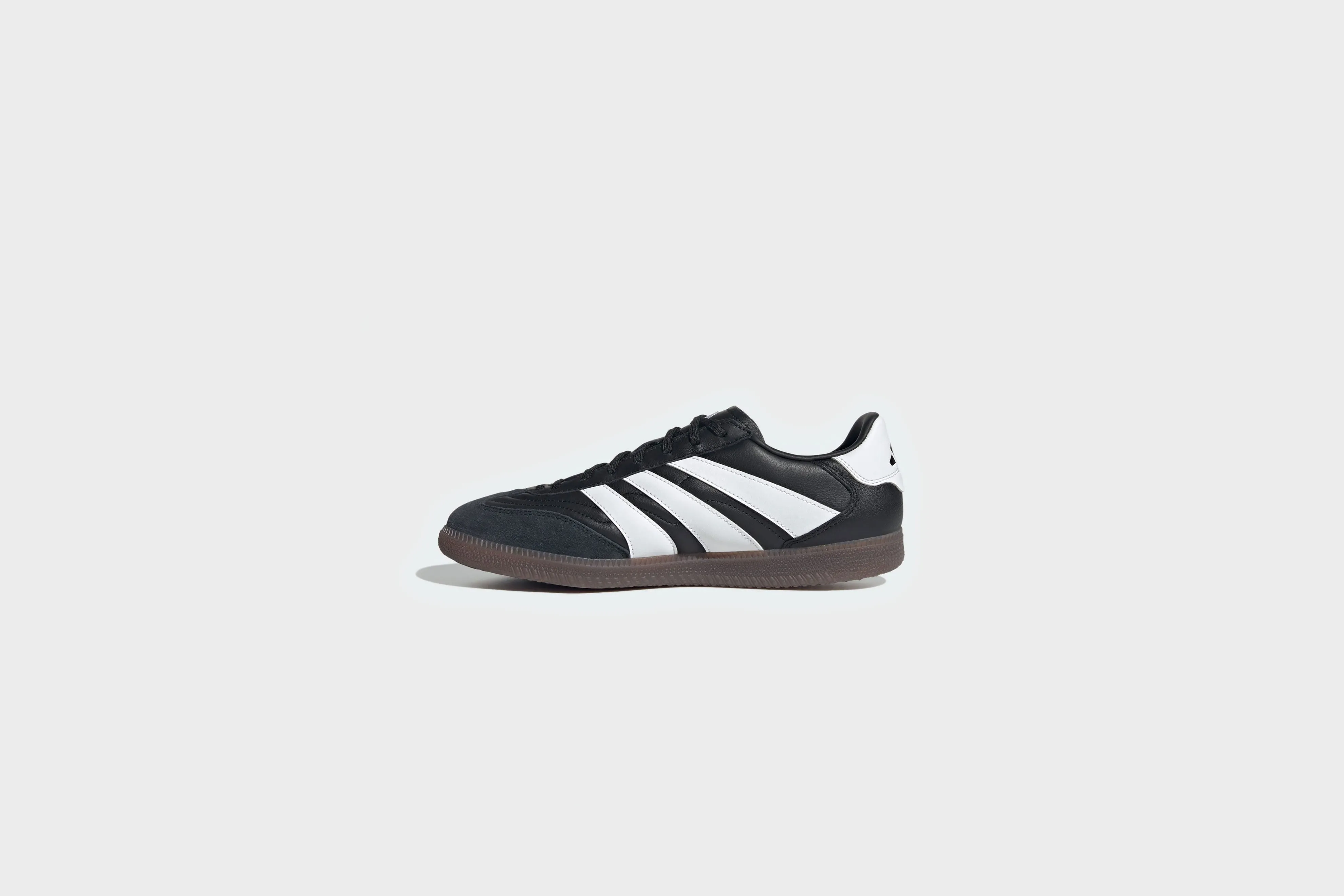 Adidas Predator Freestyle (Core Black/Cloud White/Gold Metallic)