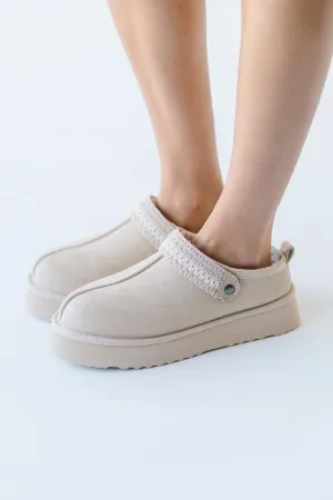 Beach by Matisse: Storm Cozy Clog in Natural