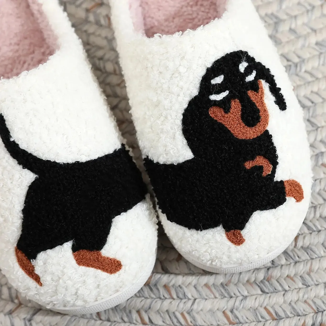 Doggies Merch® Dachshund Fluffy Slippers
