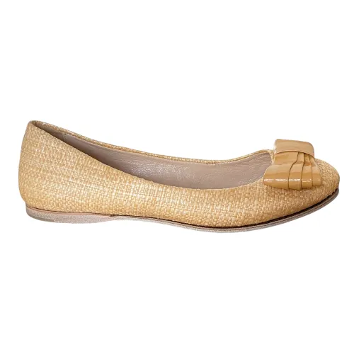 FENDI Beige Raffia Woven Patent Leather Bow Detail Ballet Flats, Size 36.5