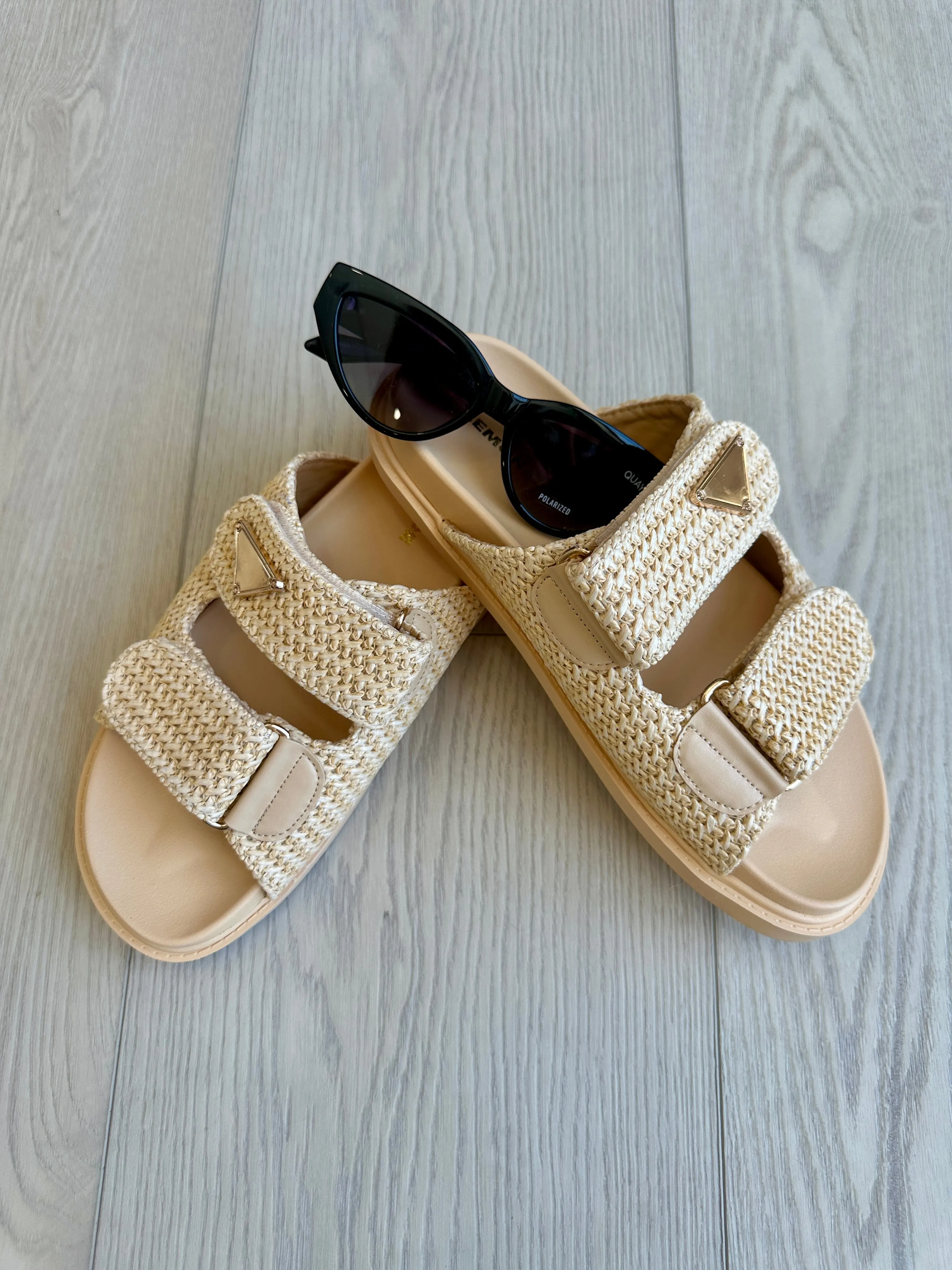 FINAL SALE!! The Tuscany Raffia Slide in Natural