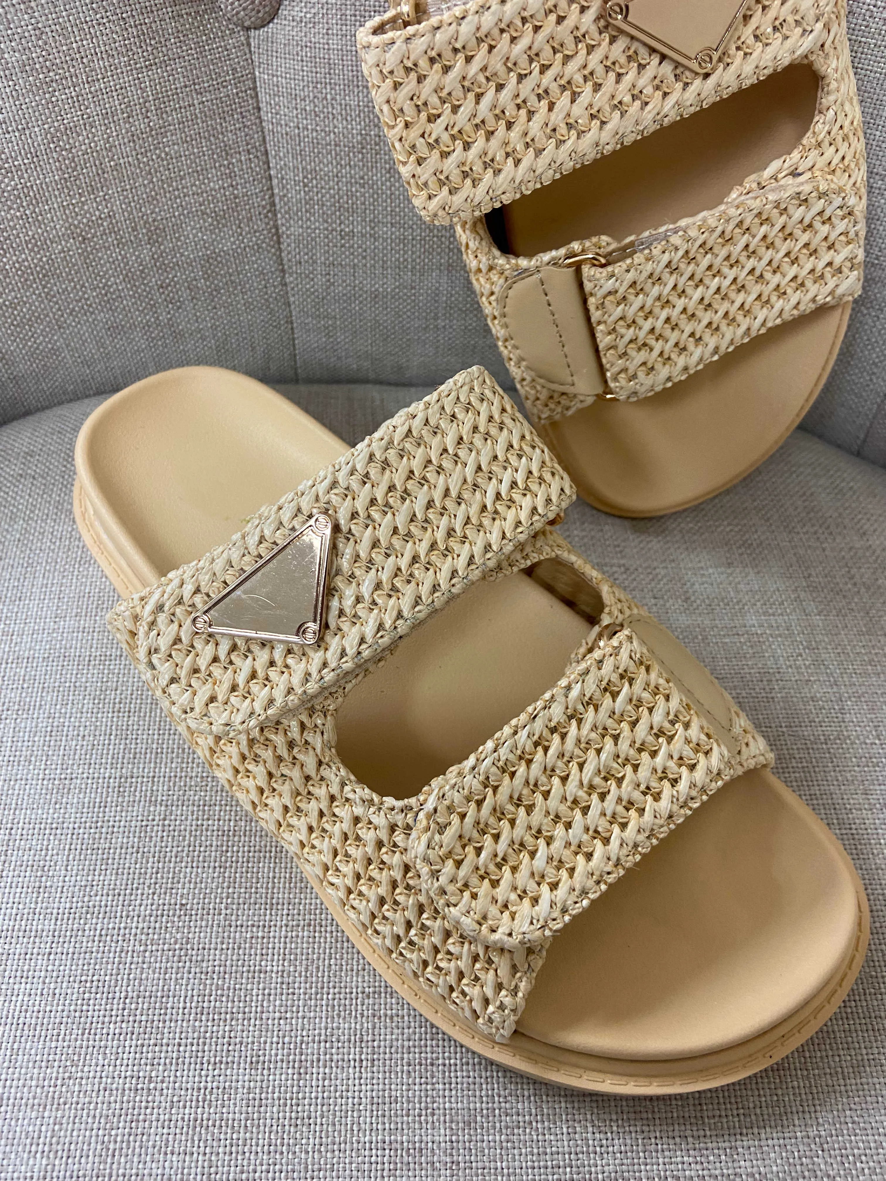 FINAL SALE!! The Tuscany Raffia Slide in Natural