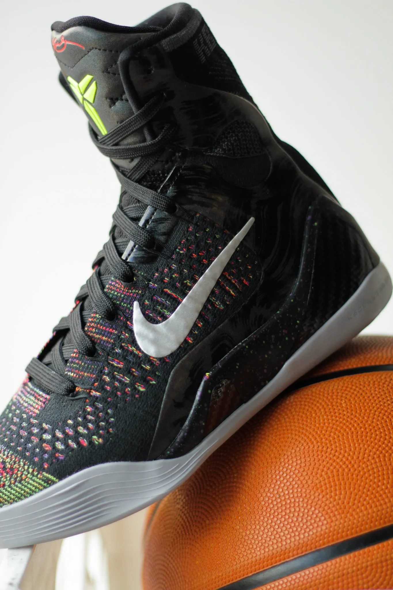 KOBE IX ELITE PROTRO "BLACK/METALLIC SILVER-BRIGHT CRIMSON"