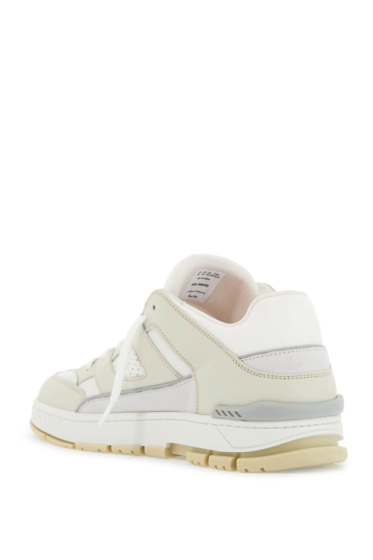Low-cut Sneaker Style