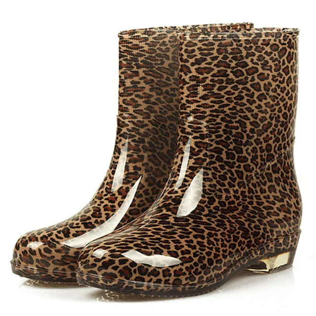 Low-heel ankle rain boots
