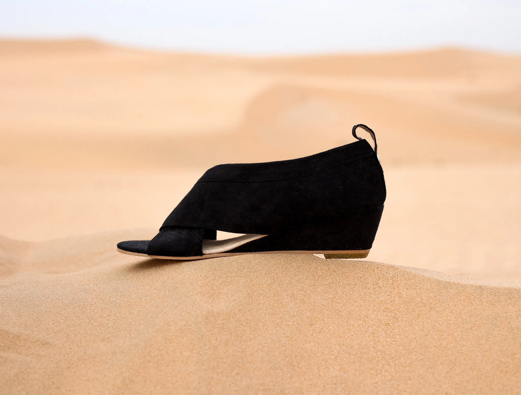 Sheldon Crisscross Black Wedge