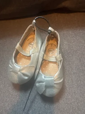 Silver dress up shoes  - size Shoes:           5 & 5.5 (Little Kid)