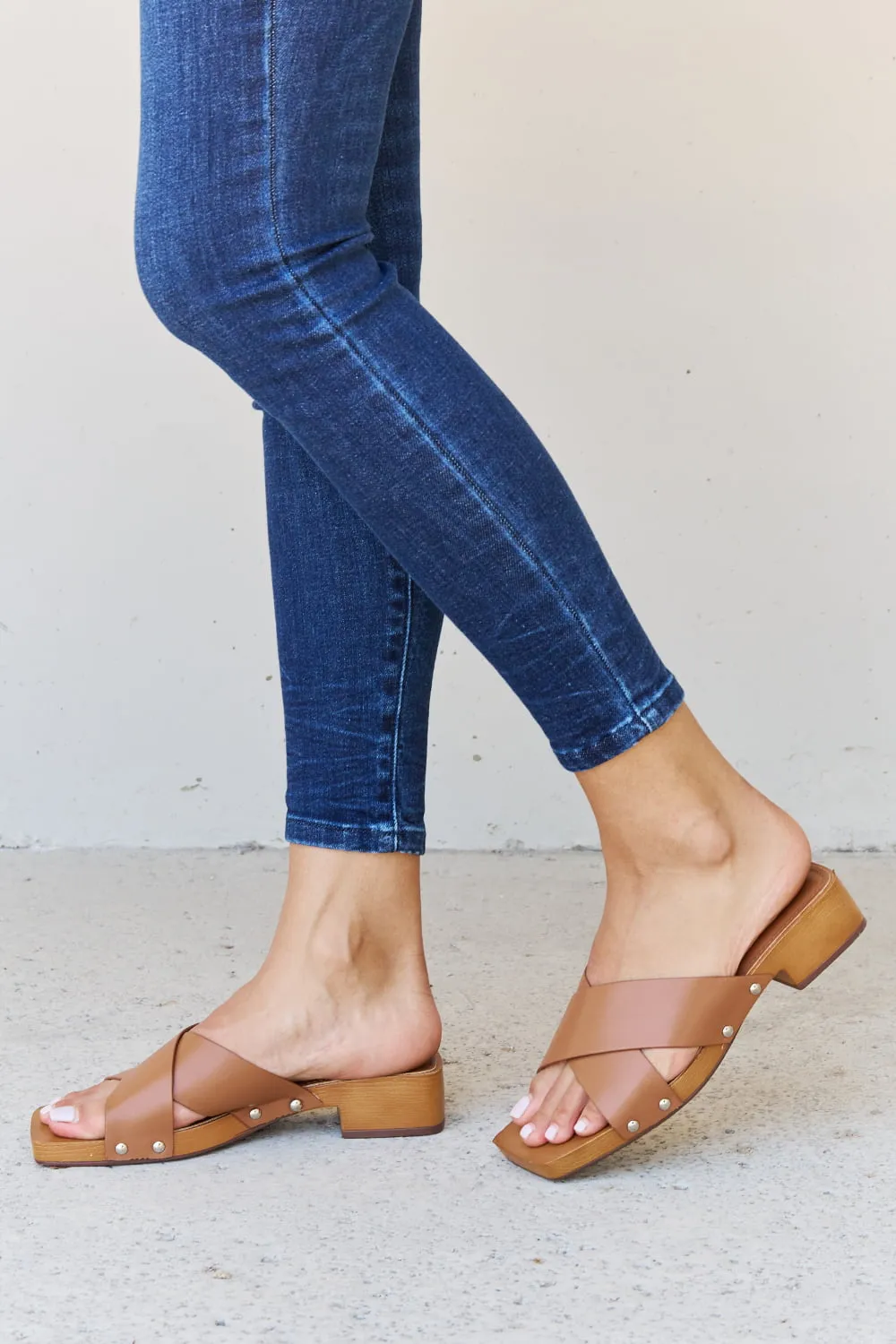 Strolling Wooden Clog Mule in Brown